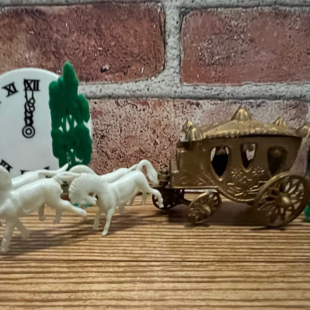 Vintage Princess Cake Topper. Cinderella style, QUINCEANERA, Princess Party